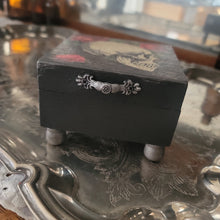 Load image into Gallery viewer, Skull Trinket Box
