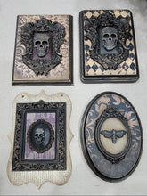 Load image into Gallery viewer, Ornate Victorian Gothic Skull Plaque
