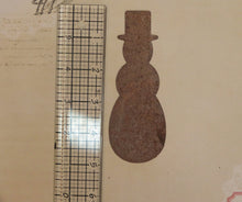 Load image into Gallery viewer, Rusty Metal Snowman Shape
