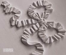 Load image into Gallery viewer, Bows 6x10 IOD Mould™
