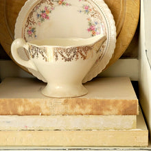 Load image into Gallery viewer, Vintage Creamer and Plate
